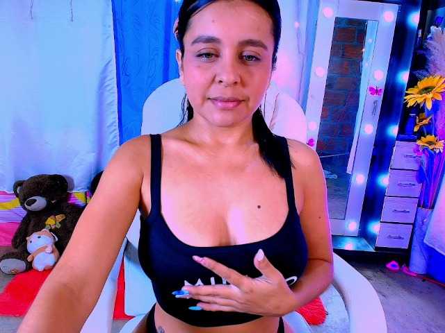 Danielasew live cam on BongaCams