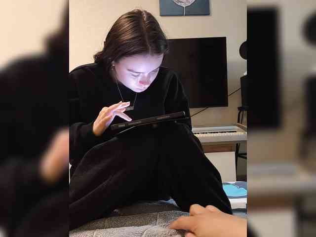 Lyoublue Live Webcam on BongaCams