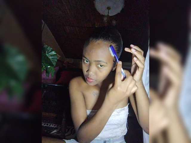 Stella11's BongaCams show and profile