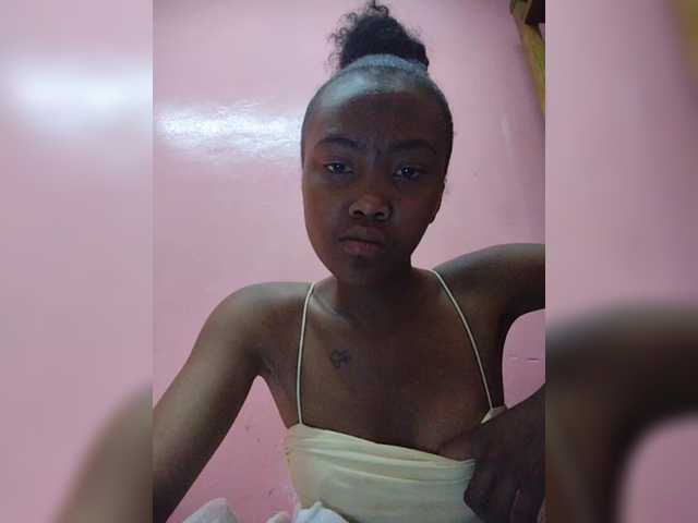 Stella11 live cam on BongaCams