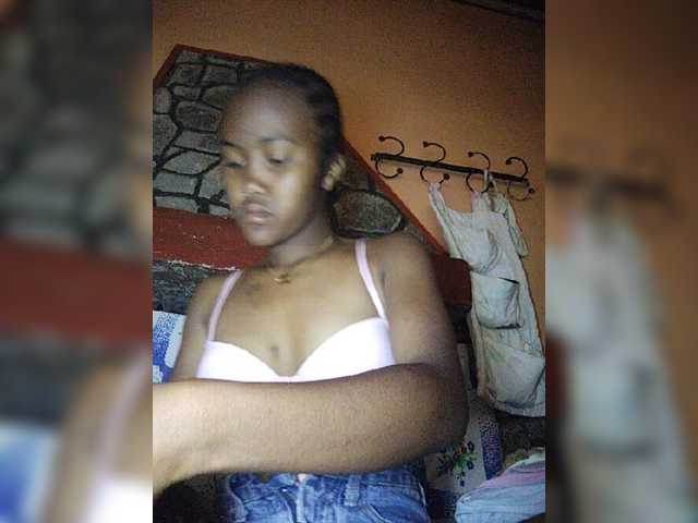 Stella11 live cam on BongaCams