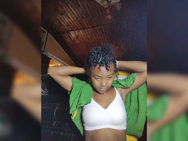 Stella11 live cam on BongaCams