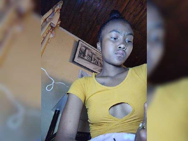 Stella11 live cam on BongaCams