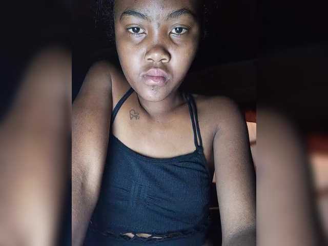 Chat with Stella11 live cam