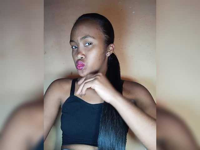 Stella11's BongaCams show and profile