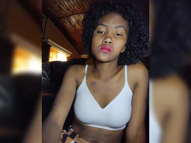 Stella11 live cam on BongaCams
