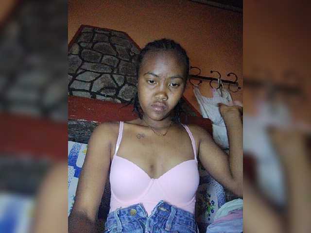 Stella11, live now on BongaCams