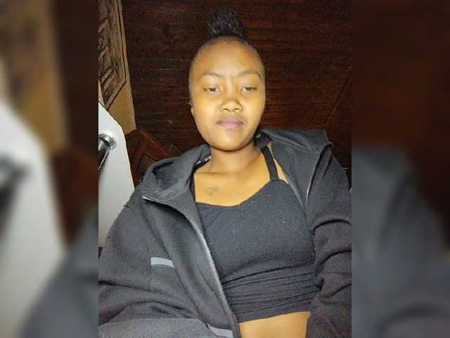 Stella11 live cam on UnifiedCams