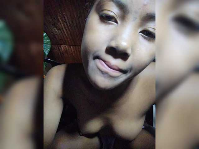 Stella11's BongaCams show and profile