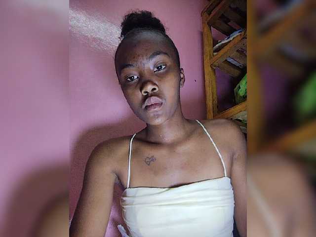 Stella11 live cam on BongaCams