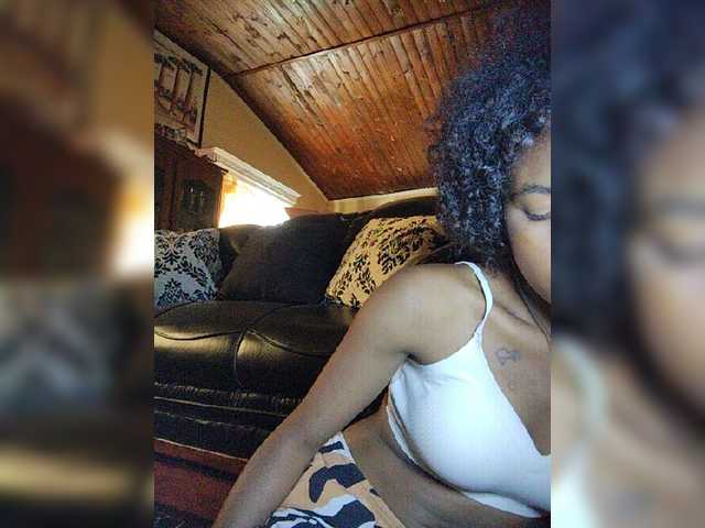 Stella11 live cam on BongaCams
