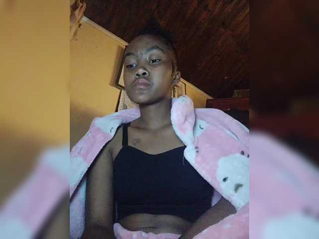 Stella11 live cam on BongaCams