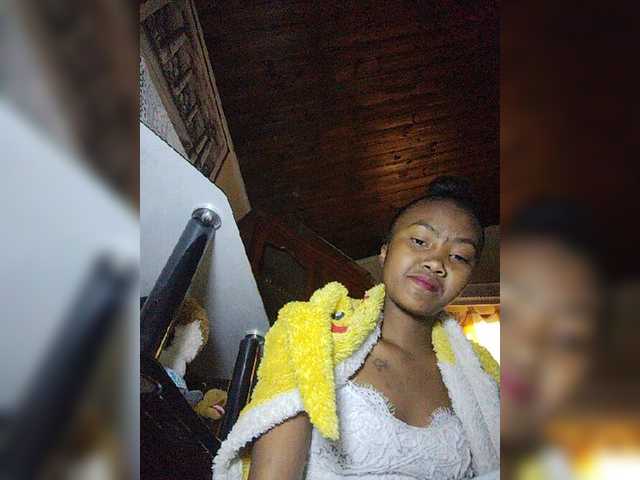 Stella11 live cam on BongaCams