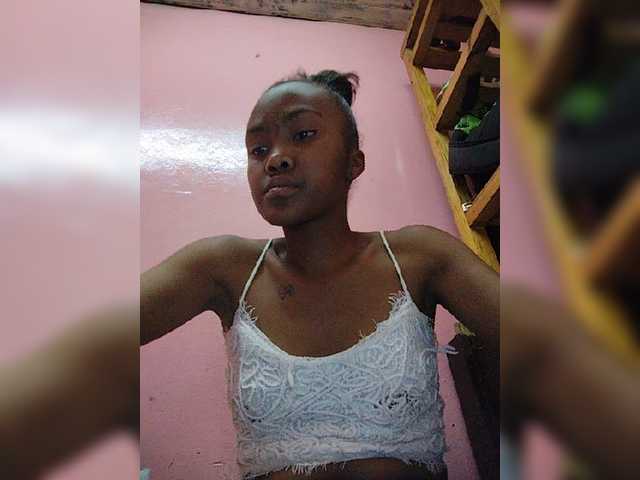 Stella11 live cam on BongaCams