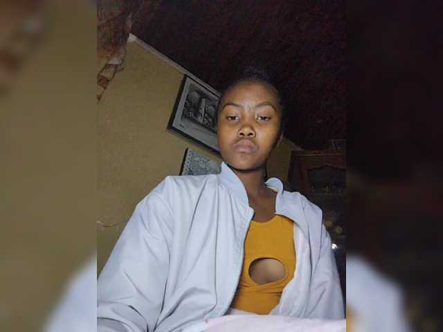 Stella11 live cam on BongaCams