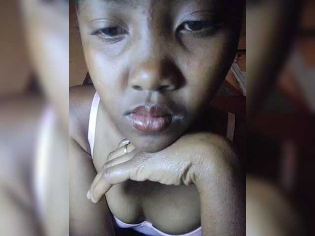 Stella11, live now on BongaCams