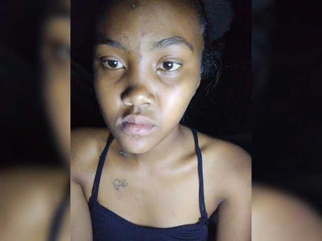 Chat with Stella11 live cam