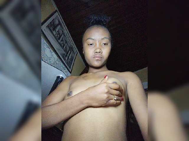 Stella11 live cam on BongaCams
