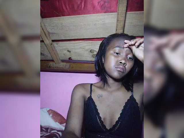 Stella11 live cam on BongaCams
