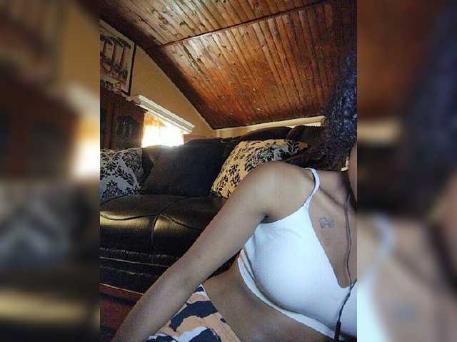 Stella11 live cam on BongaCams