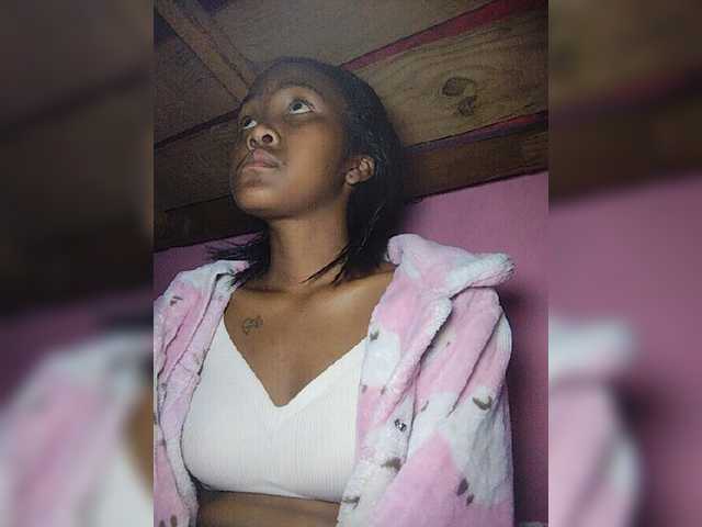 Stella11 live cam on BongaCams
