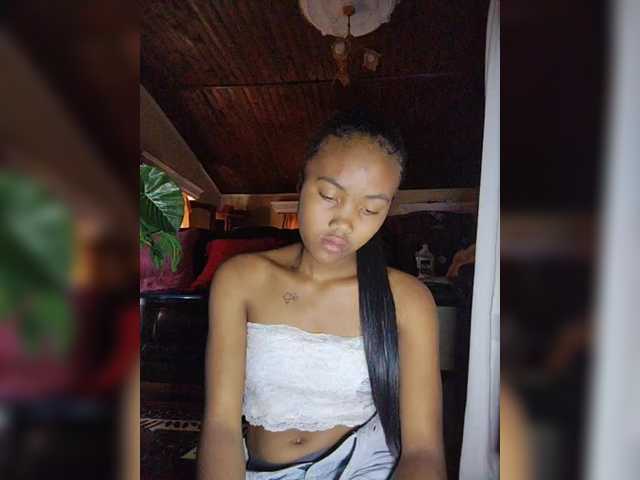 Stella11's BongaCams show and profile