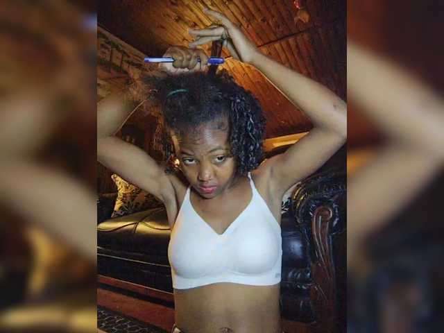 Stella11 live cam on BongaCams