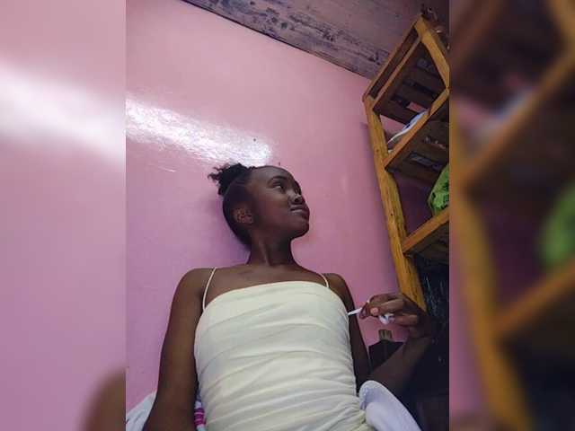 Stella11 live cam on BongaCams