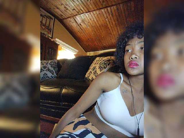 Stella11 live cam on BongaCams