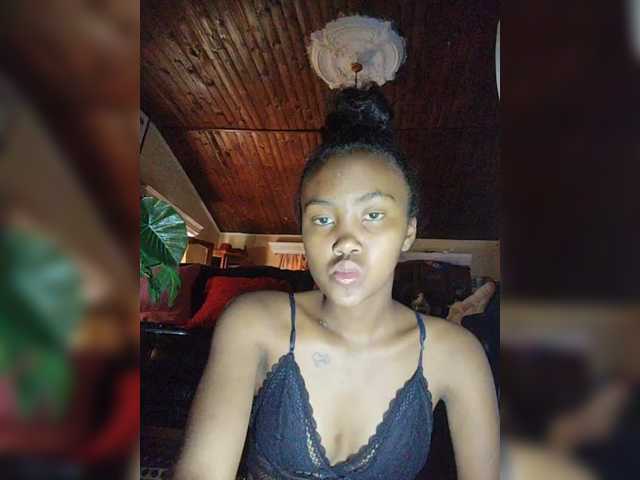 Stella11's BongaCams show and profile