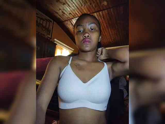 Stella11 Live Webcam on BongaCams