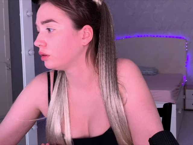 le modèle causeoferection est en webcam porno dans un show sur le site bongacams, il possède les tags suivants: White/Caucasian,Blonde,Hairy