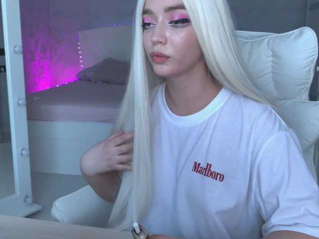 causeoferection, BongaCams üzerinde canlı