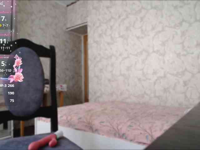 JustBlondie webcam