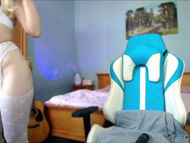 JustBlondie webcam