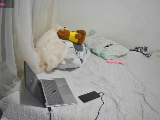 coffeewithmilk-1 live cam preview
