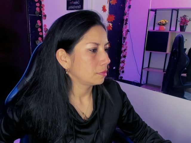 MeganCollins1 live webcam show