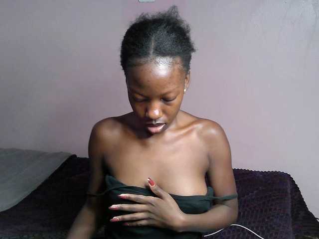 Dirtymaggy's BongaCams show and profile