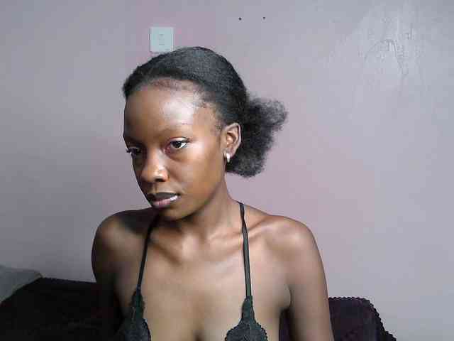 DiabolicalDiva webcam