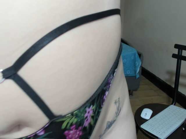 thamara226 live webcam show