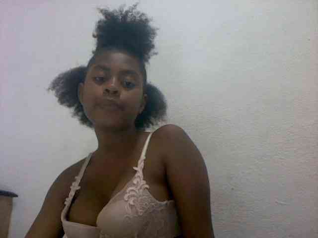 mmelodie webcam