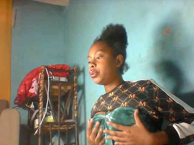 mmelodie Live Webcam on BongaCams