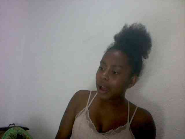 mmelodie webcam