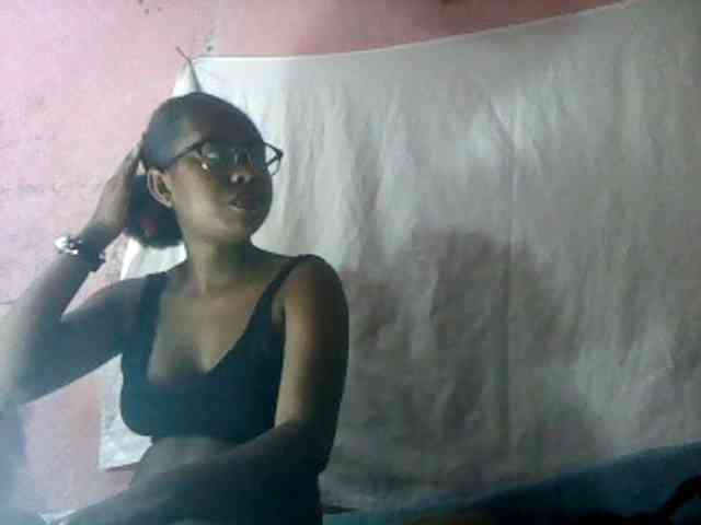 mmelodie webcam