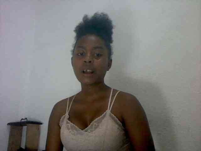 mmelodie webcam