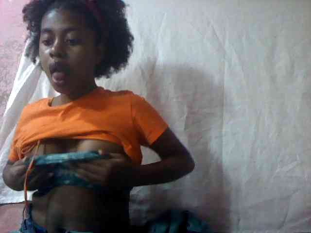 mmelodie webcam