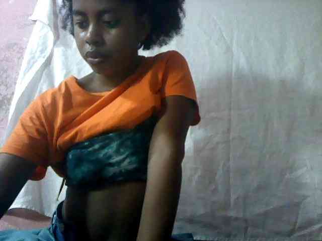 mmelodie webcam