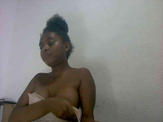 mmelodie webcam