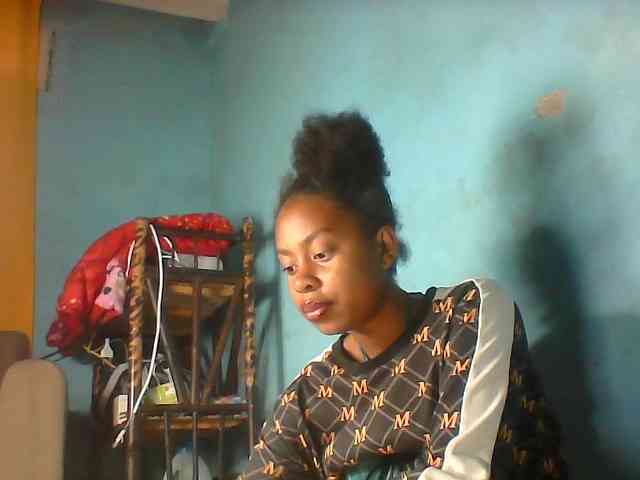 mmelodie Live Webcam on BongaCams