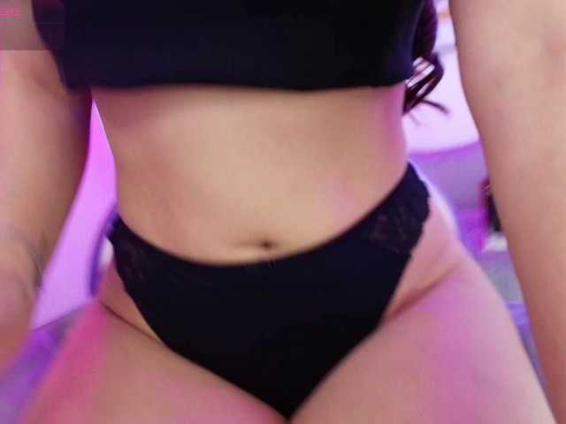 Ema-louisx live cam on BongaCams
